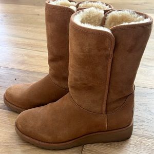 Size 7 Uggs with a higher sole